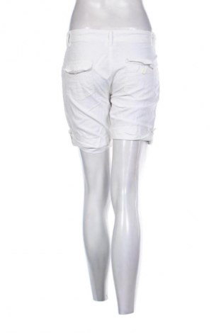 Damen Shorts Refree, Größe S, Farbe Weiß, Preis 8,14 €
