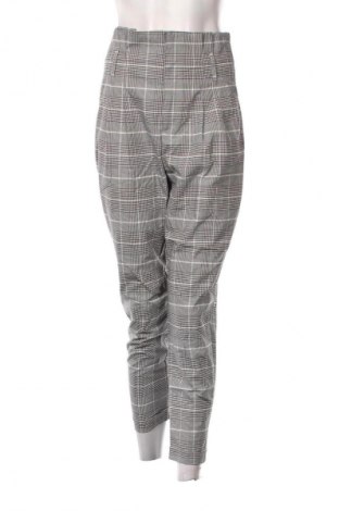 Damenhose Bershka, Größe M, Farbe Mehrfarbig, Preis 2,99 €