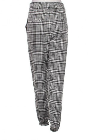 Damenhose Bershka, Größe M, Farbe Mehrfarbig, Preis 2,99 €