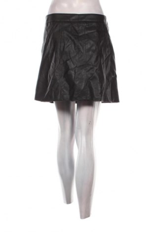 Кожена пола H&M Divided, Размер M, Цвят Черен, Цена 2,04 €