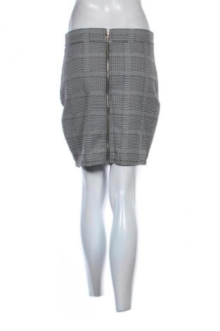 Пола Amisu, Размер M, Цвят Многоцветен, Цена 2,04 €