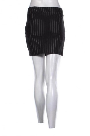 Пола Bershka, Размер M, Цвят Многоцветен, Цена 2,04 €