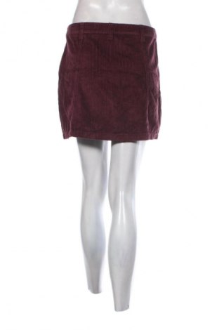 Пола Bershka, Размер M, Цвят Червен, Цена 3,06 €