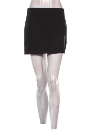 Пола Bershka, Размер M, Цвят Черен, Цена 2,04 €