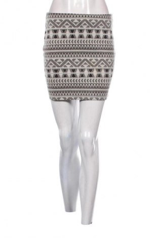 Пола Bershka, Размер M, Цвят Многоцветен, Цена 8,72 €