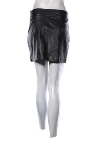 Пола Bershka, Размер M, Цвят Черен, Цена 4,09 €