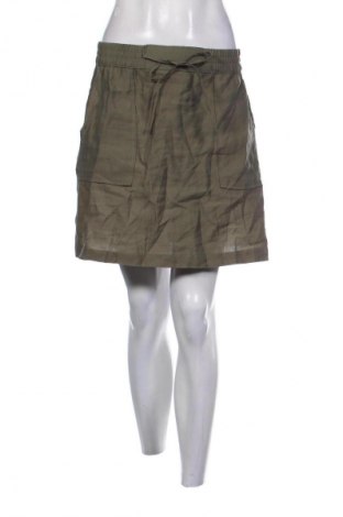 Пола C&A, Размер M, Цвят Зелен, Цена 2,55 €