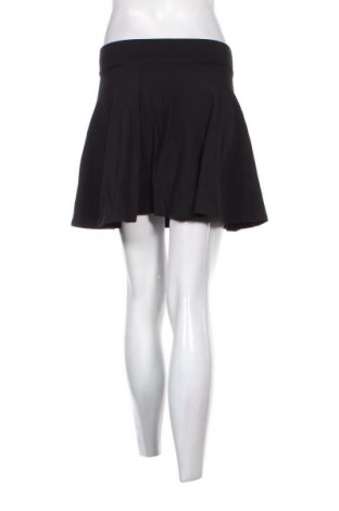 Пола C&A, Размер S, Цвят Черен, Цена 2,04 €