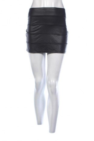 Пола Clockhouse, Размер M, Цвят Черен, Цена 2,55 €