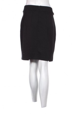 Пола Dika, Размер M, Цвят Черен, Цена 2,55 €