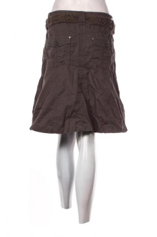 Пола Esprit, Размер M, Цвят Кафяв, Цена 3,06 €