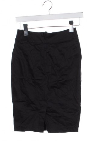 Sukně H&M, Velikost XS, Barva Černá, Cena  79,00 Kč