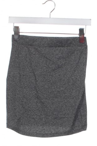 Пола H&M Divided, Размер XS, Цвят Многоцветен, Цена 2,04 €