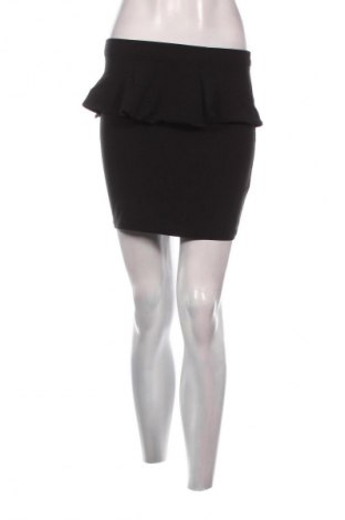 Пола H&M Divided, Размер S, Цвят Черен, Цена 2,04 €