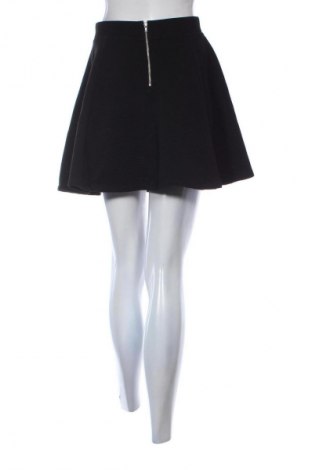 Пола H&M Divided, Размер S, Цвят Черен, Цена 2,04 €