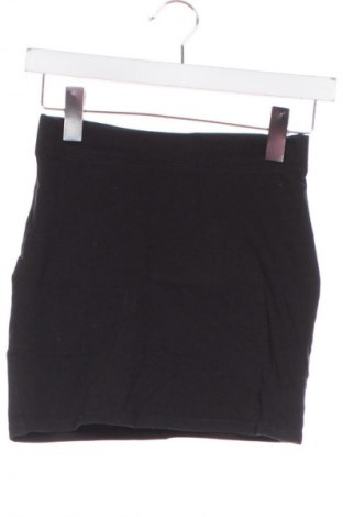 Пола H&M Divided, Размер XS, Цвят Черен, Цена 2,04 €