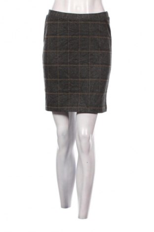 Пола Hema, Размер S, Цвят Многоцветен, Цена 2,04 €