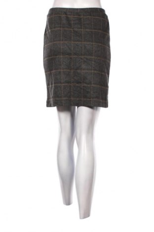 Пола Hema, Размер S, Цвят Многоцветен, Цена 2,04 €