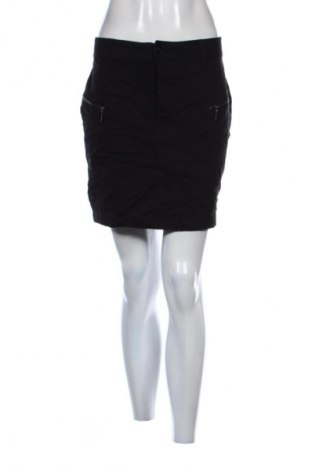 Пола Janina, Размер M, Цвят Черен, Цена 2,04 €