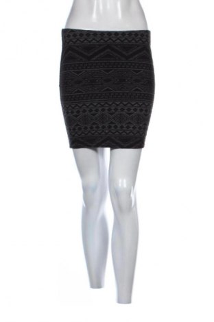 Пола Jennyfer, Размер M, Цвят Многоцветен, Цена 2,55 €