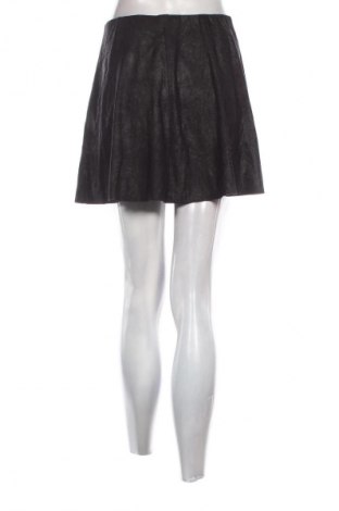 Пола ONLY, Размер S, Цвят Черен, Цена 2,04 €