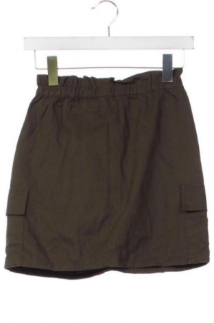 Пола Pull&Bear, Размер S, Цвят Зелен, Цена 2,04 €