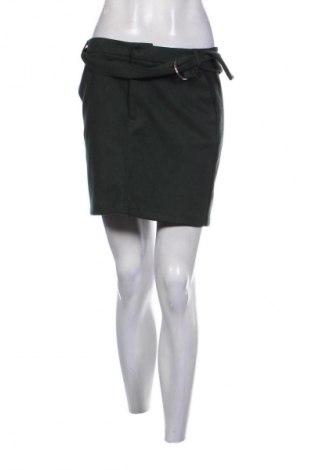 Пола Reserved, Размер M, Цвят Зелен, Цена 2,04 €