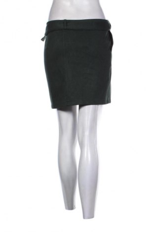 Пола Reserved, Размер M, Цвят Зелен, Цена 2,04 €