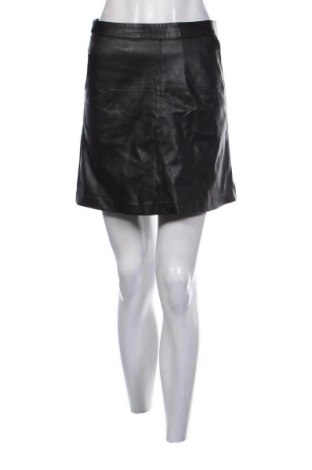 Пола Reserved, Размер S, Цвят Черен, Цена 8,18 €