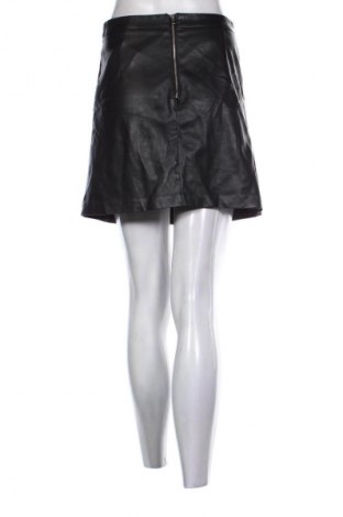 Пола Reserved, Размер S, Цвят Черен, Цена 8,18 €