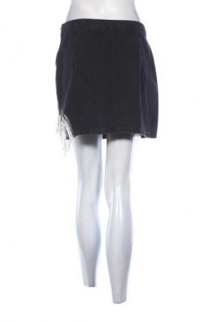 Пола Reserved, Размер S, Цвят Черен, Цена 2,55 €