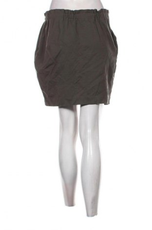 Пола Reserved, Размер M, Цвят Зелен, Цена 2,04 €