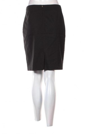 Пола S.Oliver, Размер M, Цвят Черен, Цена 3,06 €