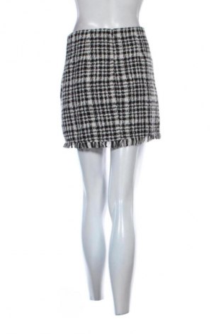 Пола Stradivarius, Размер M, Цвят Многоцветен, Цена 2,55 €