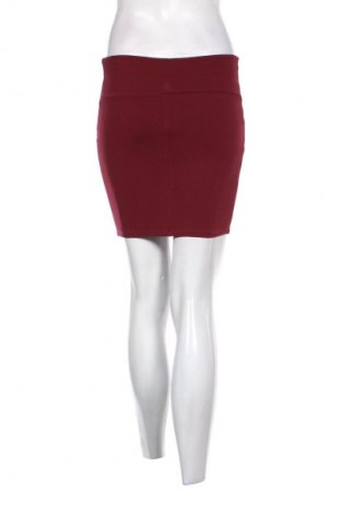 Пола Stradivarius, Размер S, Цвят Червен, Цена 4,60 €