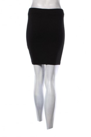 Пола Stradivarius, Размер S, Цвят Черен, Цена 3,06 €