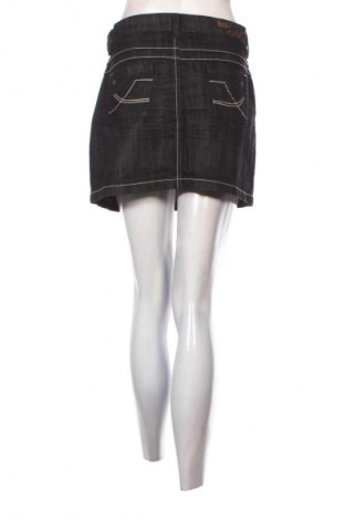 Пола Unbranded, Размер M, Цвят Черен, Цена 2,55 €