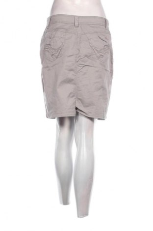 Пола Unbranded, Размер M, Цвят Сив, Цена 2,04 €