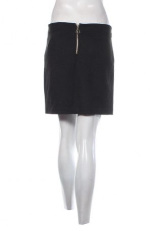 Пола Vero Moda, Размер M, Цвят Черен, Цена 8,18 €