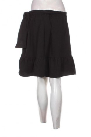 Пола Vero Moda, Размер L, Цвят Черен, Цена 6,64 €