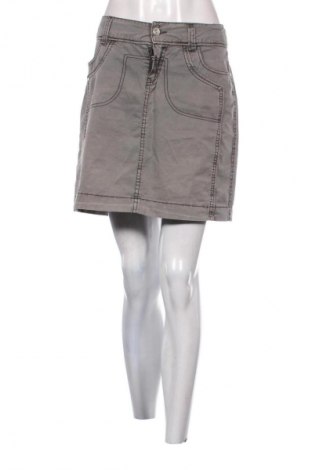 Пола Vero Moda, Размер M, Цвят Сив, Цена 2,04 €