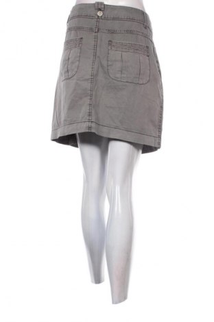 Пола Vero Moda, Размер M, Цвят Сив, Цена 2,04 €