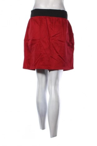 Пола Vero Moda, Размер M, Цвят Червен, Цена 2,04 €