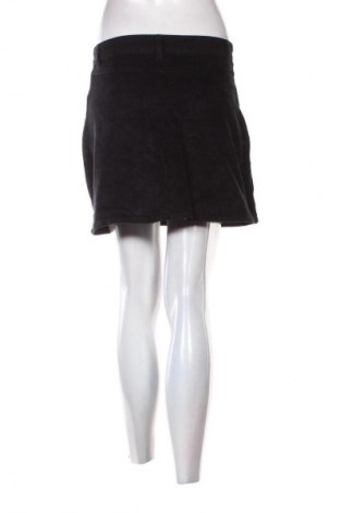 Пола Vero Moda, Размер S, Цвят Черен, Цена 2,55 €