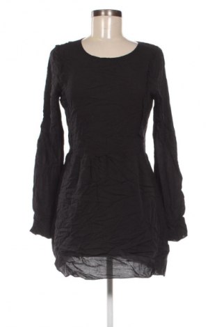Ruha Tezenis, Méret M, Szín Fekete, Ár 959 Ft