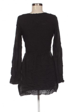 Ruha Tezenis, Méret M, Szín Fekete, Ár 959 Ft