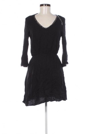 Ruha Tezenis, Méret M, Szín Fekete, Ár 1 259 Ft