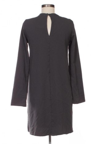 Šaty  Vero Moda, Velikost XS, Barva Šedá, Cena  49,00 Kč