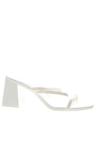 Japonki Bershka, Rozmiar 40, Kolor Biały, Cena 97,37 zł, #137416267