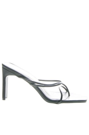 Papuče Pretty Little Thing, Veľkosť 37, Farba Čierna, Cena  23,00 €, #137426973